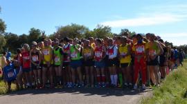 Los corredores preparados para comenzar 