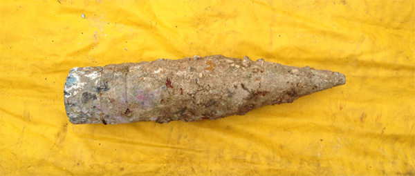 El proyectil tenía un calibre de 106 mm