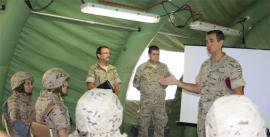 El general Cabeza con los alumnos