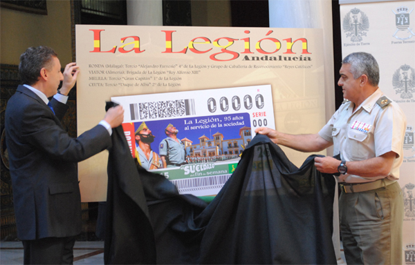 El teniente general Varela descubre el cupón