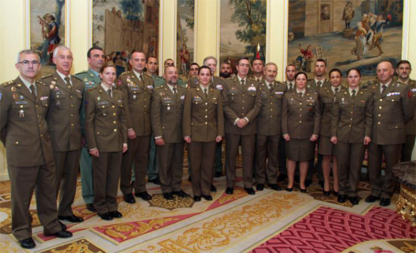 El JEME con los deportistas en la recepción El JEME con los deportistas en la recepción