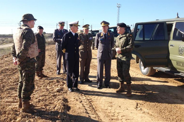 The Finnish LTG during his visit to the training field