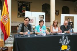 Los poetas participantes en el recital