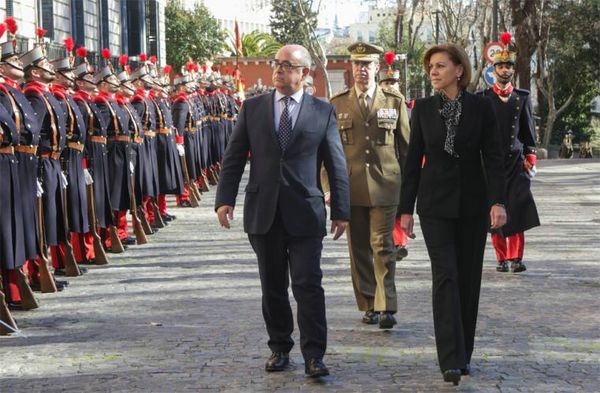Inspecting the formation at he Spanish Army HQ, Madrid.  (Photo: Communication Department)