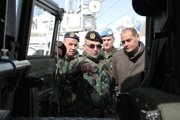 Lebanese military personnel at the equipment exhibit (Photo:Romero/PIO Lebanon) Lebanese military personnel at the equipment exhibit (Photo:Romero/PIO Lebanon)