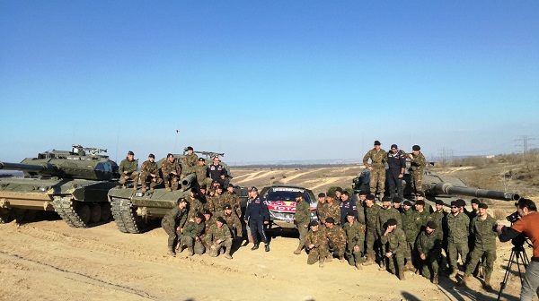 Carlos Sainz pilots his Peugeot at "El Goloso"