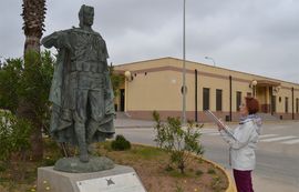 Una artista más en el certamen de pintura rápida