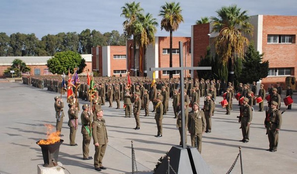 Formación en el acto de despedida