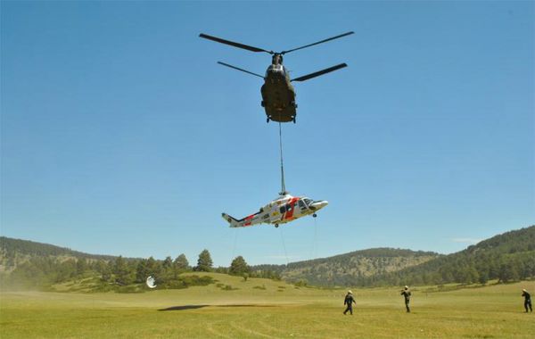 Recuperación, ayer, de la aeronave siniestrada