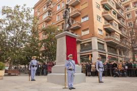 The Army Chief of Staff and the Mayor of Madrid unveil a statue dedicated to the Heroes of Baler