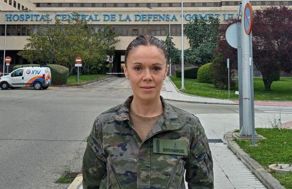 La soldado Benito frente al HCD "Gómez Ulla"