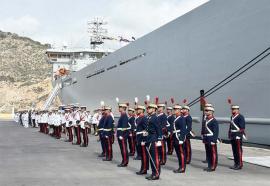Formación mixta ante el BTL "El Camino Español"
