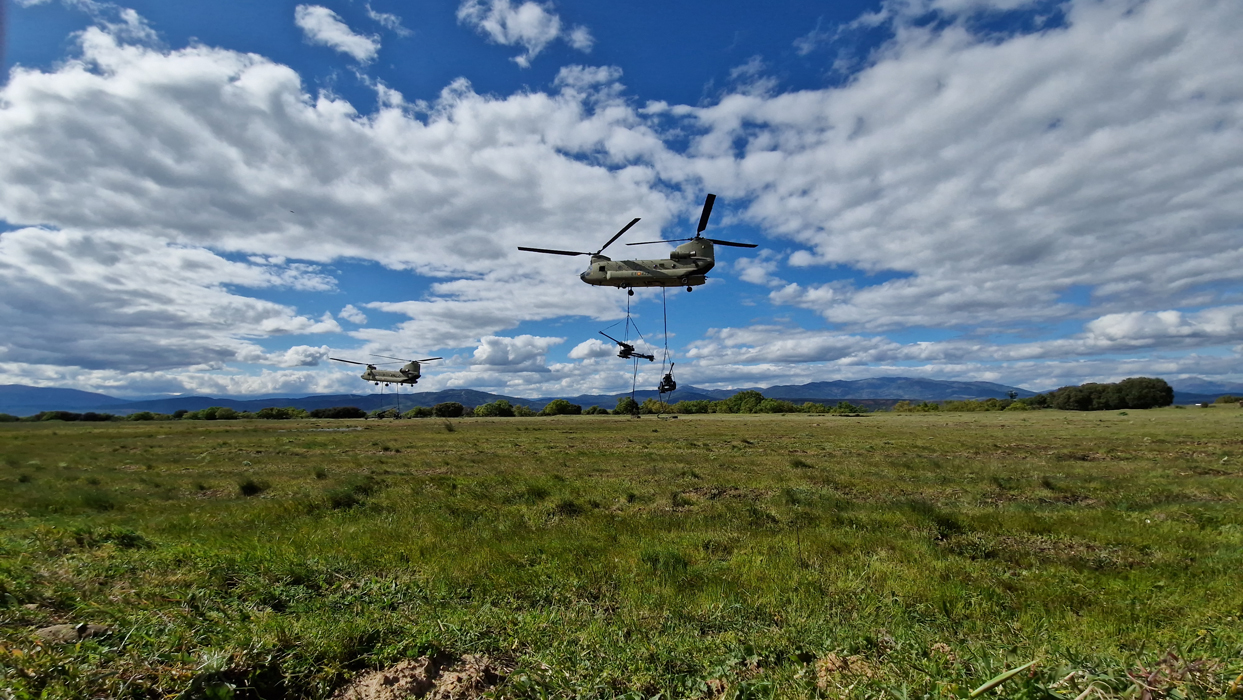 Howitzer Battery helitransport practices