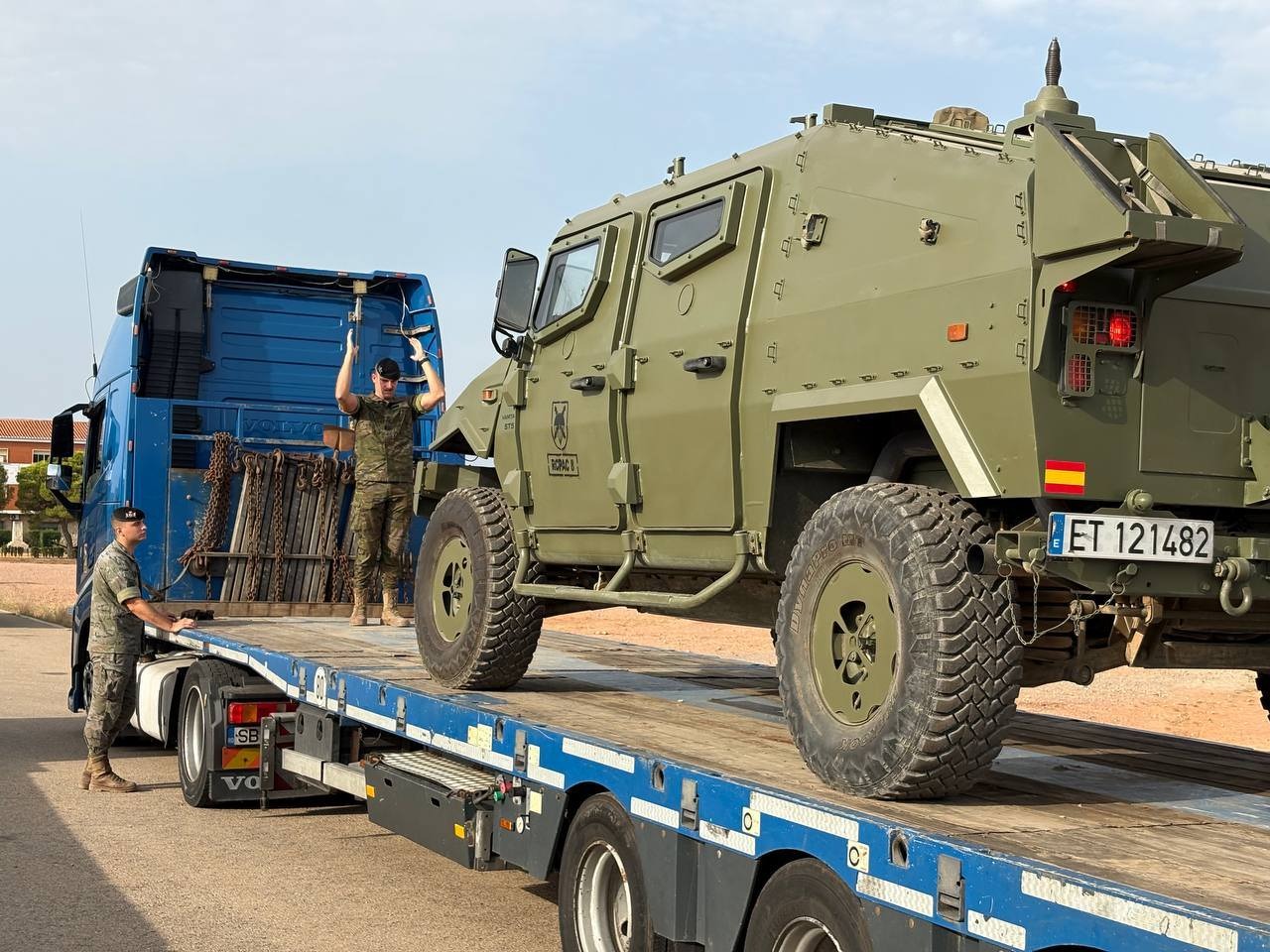 También despliegan VAMTAC