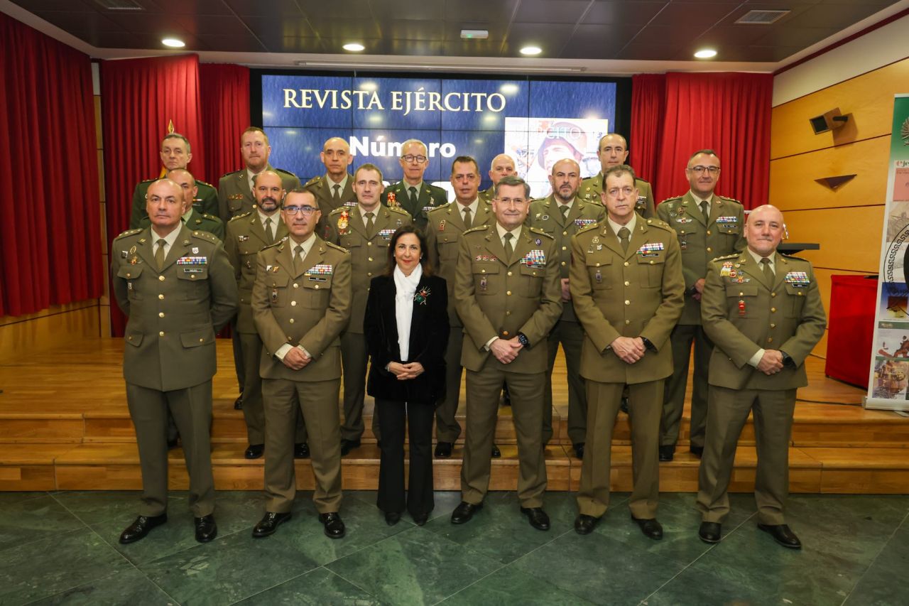 Group photograph with the Minister