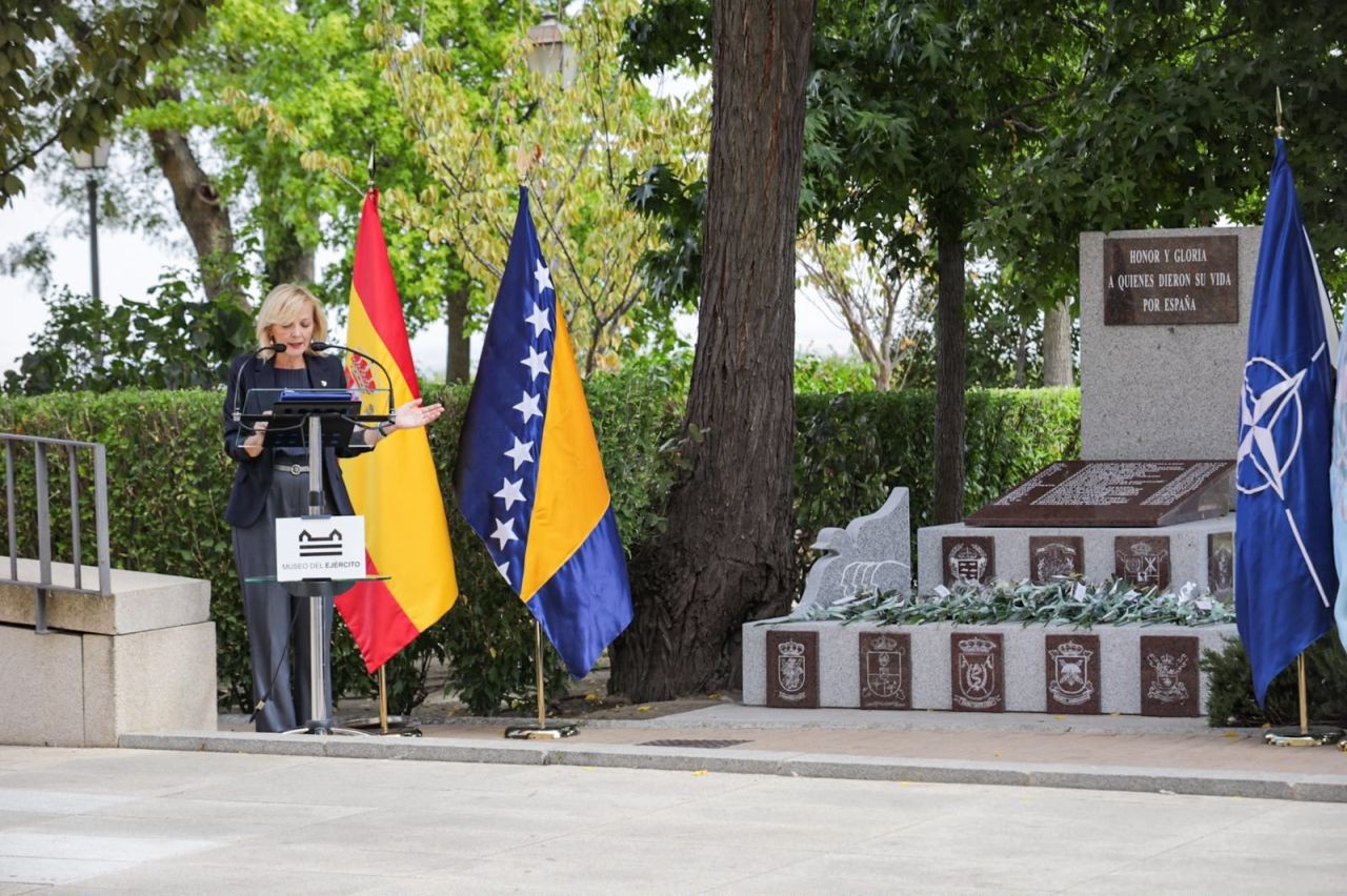 Momento de la alocución de la embajadora de Bosnia