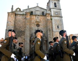 Entrada de la fuerza en la plaza de Don Benito