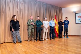 Autoridades en la entrega de trofeos.