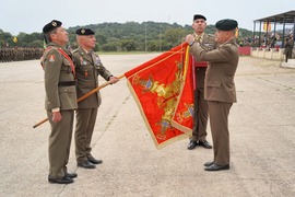 Imposición de las corbatas conmemorativas al guion de la BRI X.