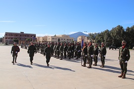 El coronel jefe revista la formación (EBC.RAMIX32)