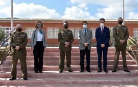 Autoridades civiles y militares