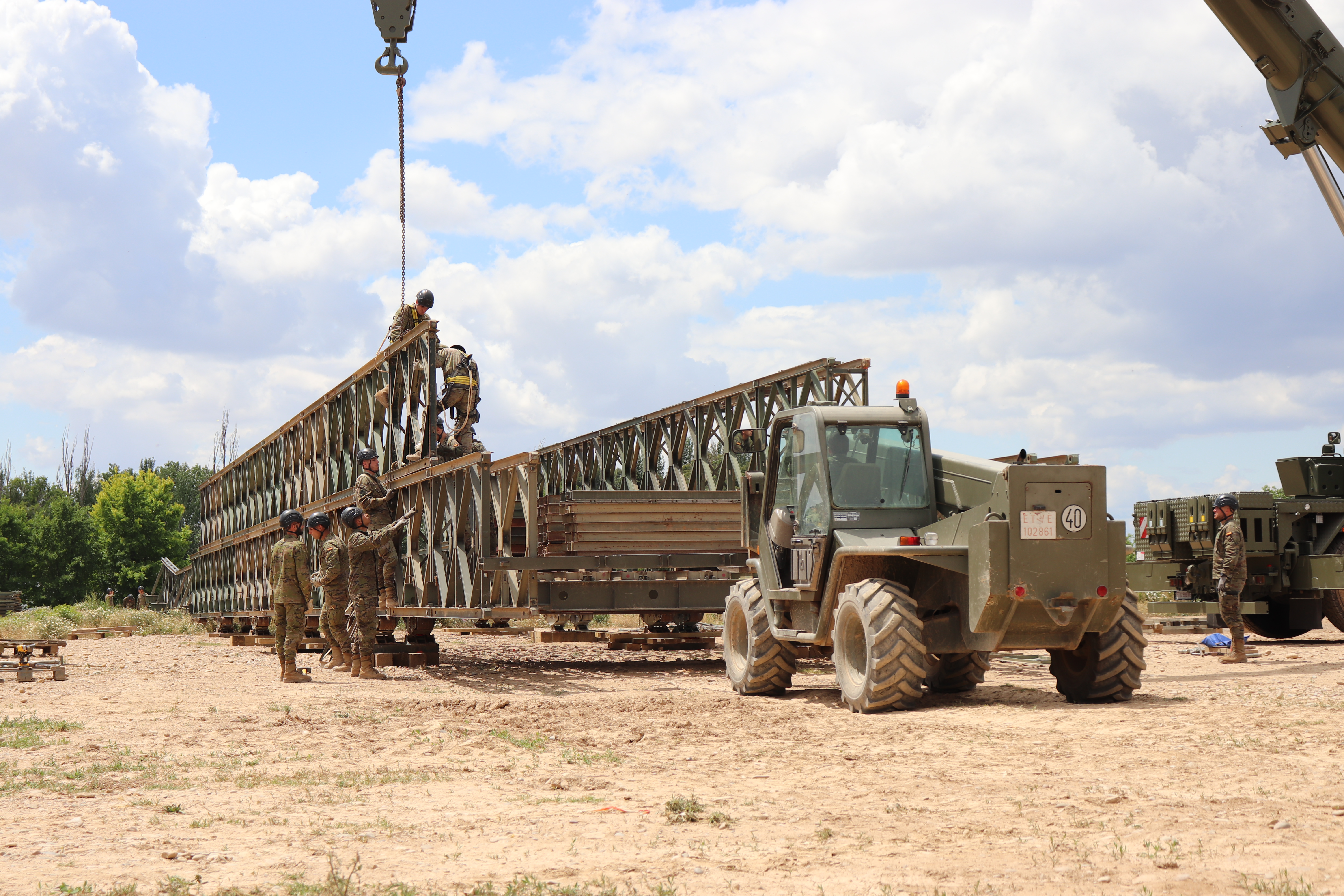 Compañía de Puentes Sobre Apoyos Fijos