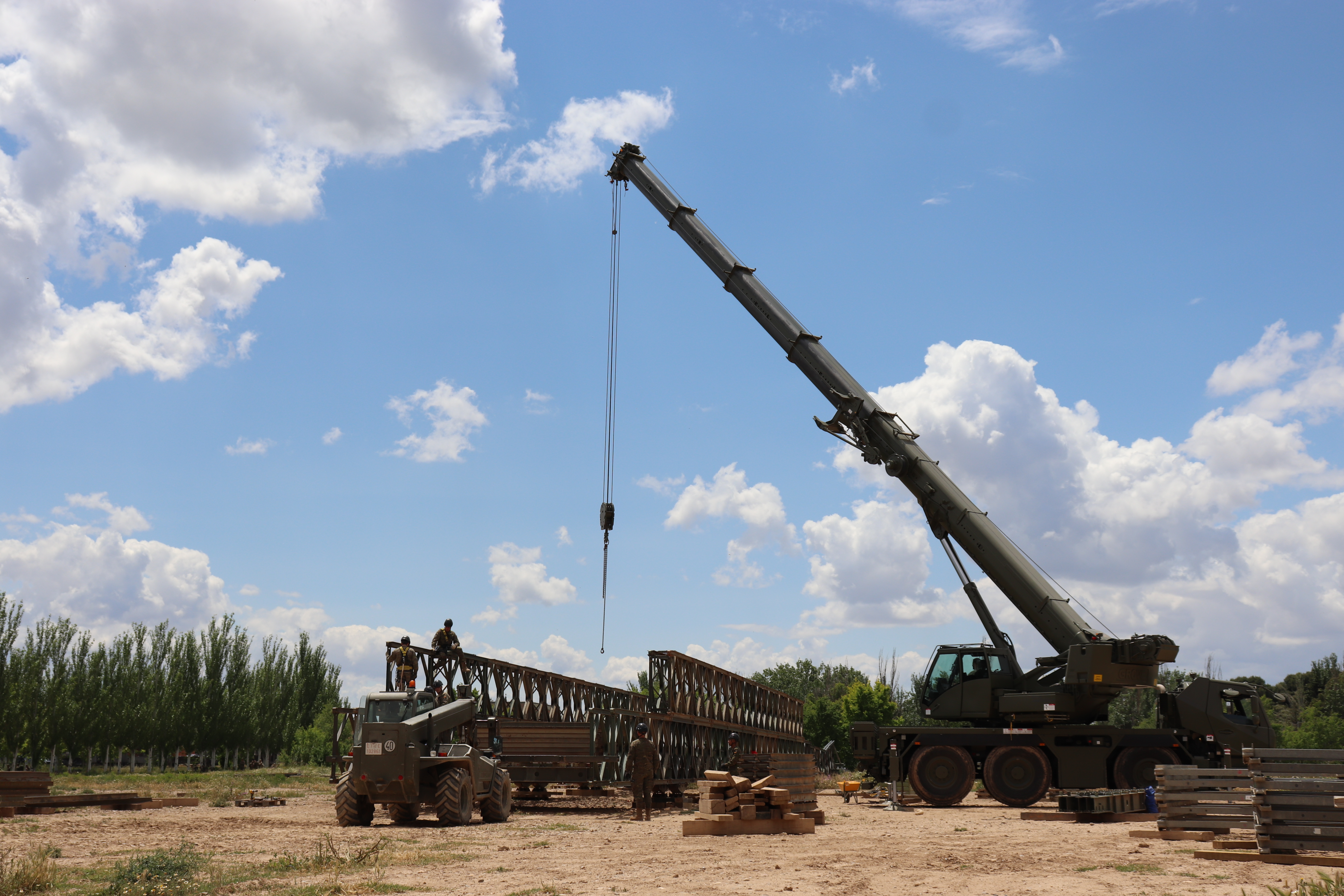 Compañía de Puentes Sobre Apoyos Fijos