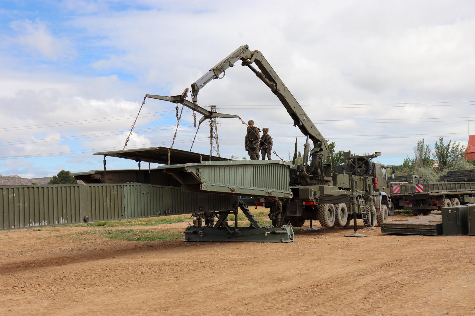 Compañía de Puentes Sobre Apoyos Fijos