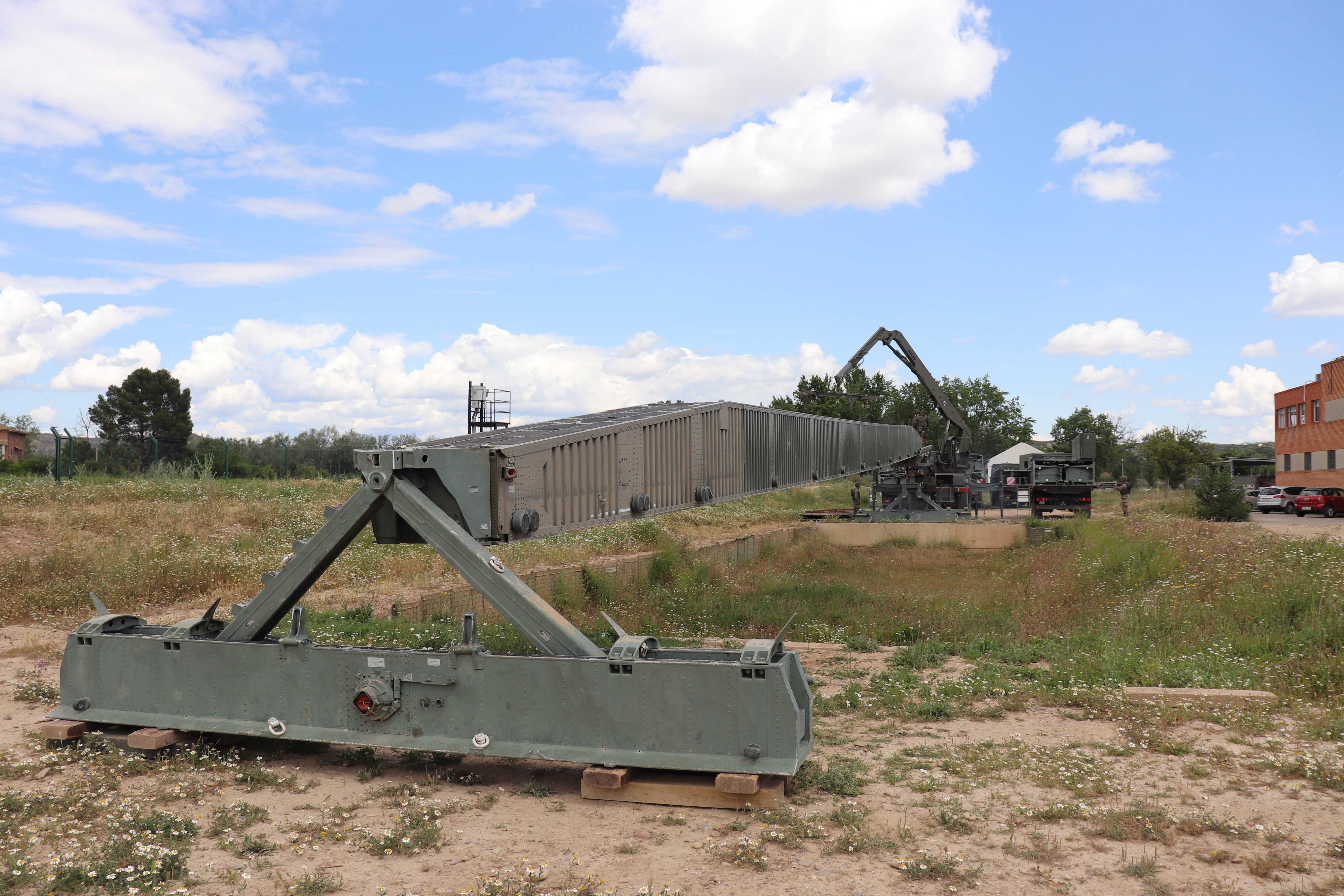 Compañía de Puentes Sobre Apoyos Fijos