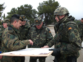 EL JEME VISITA A LOS MIEMBROS DE LA BILPAC "ROGER DE FLOR" QUE ULTIMAN SU PREPARACIÓN PARA VIAJAR A EL LÍBANO.