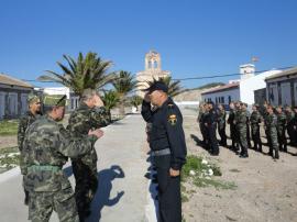 Saludo al personal de la Compañía de Mar y la Legión (Foto:COMGEMEL)
