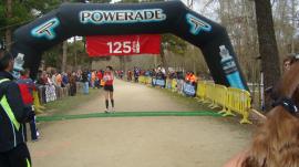 Llegada a meta de una componente del equipo del ET