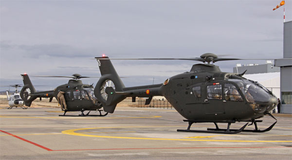 Los dos nuevos helicópteros del Ejército