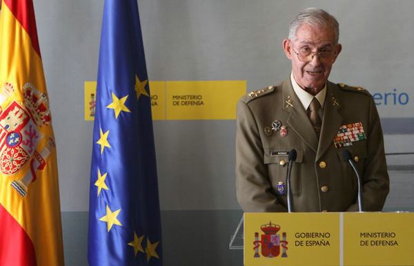 El general de ejército Rodrigo en el año 2011