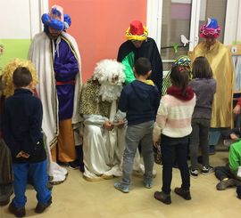 Los pajes reales recogen las cartas de los niños