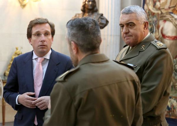 El JEME recibe al alcalde de Madrid en el Cuartel General del Ejército