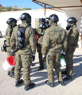 Equipo de reconocimiento en una práctica