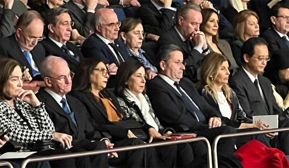 La ministra y el JEME acudieron al concierto