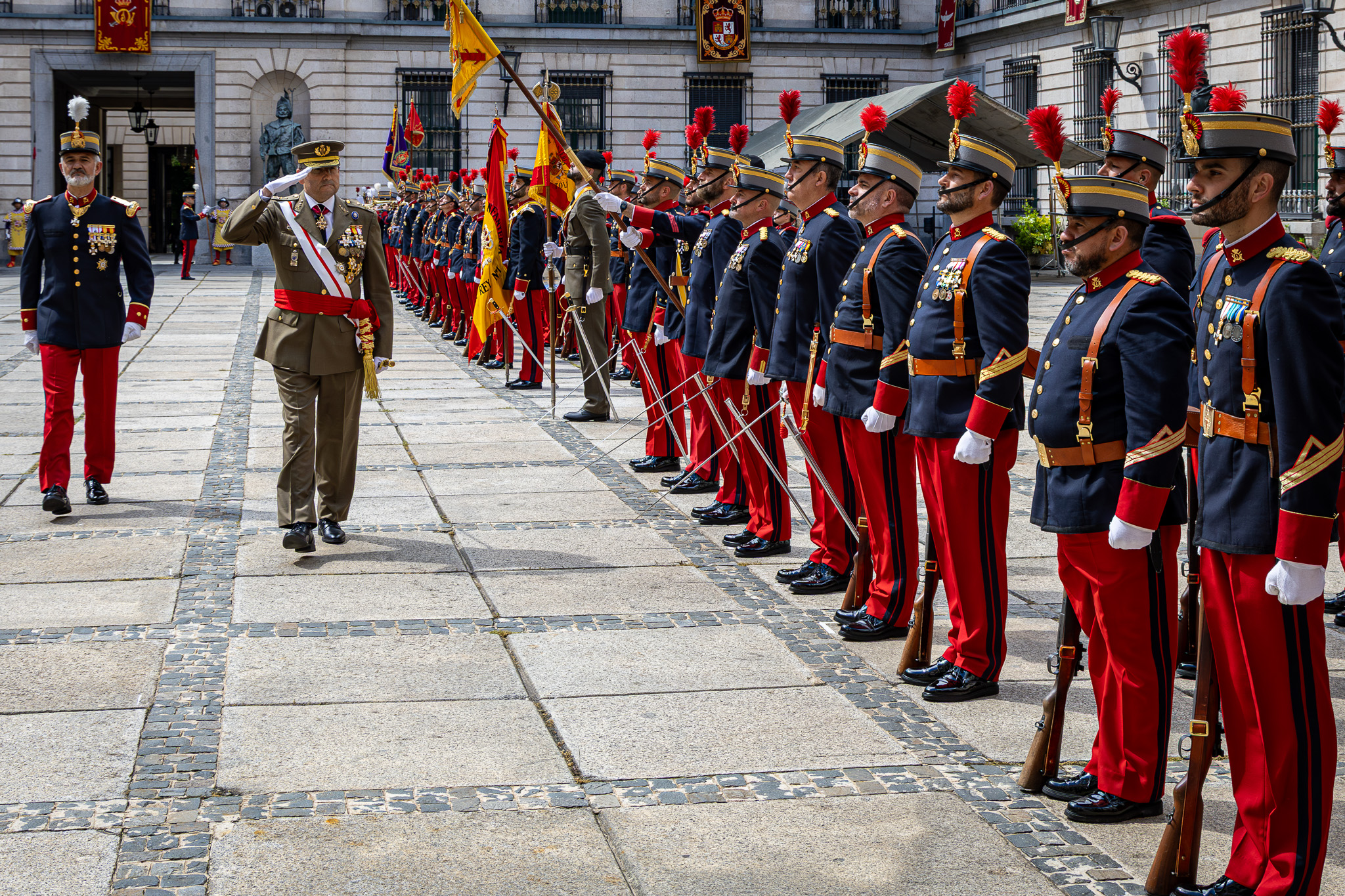 Revista a la formación por el JEME