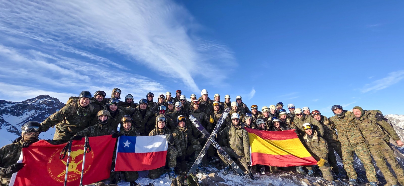 Tropas de montaña chilenas, españolas y americanas