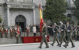 Desfile para finalizar el acto 