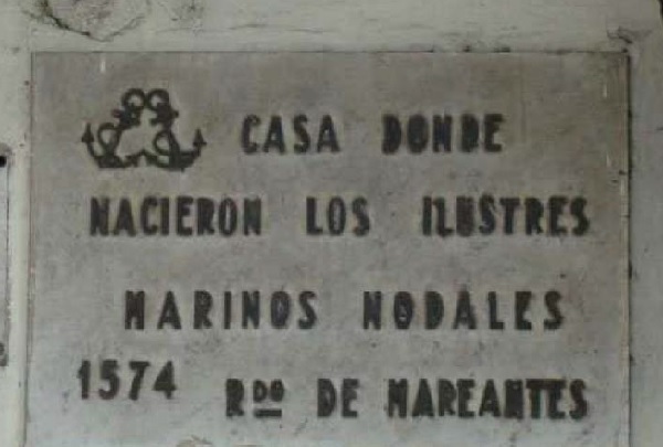 Placa en casa natal