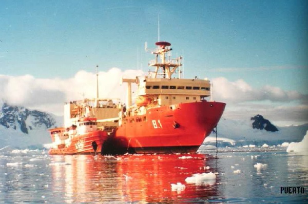 Buques 'Las Palmas' y 'Bahía Paraíso'