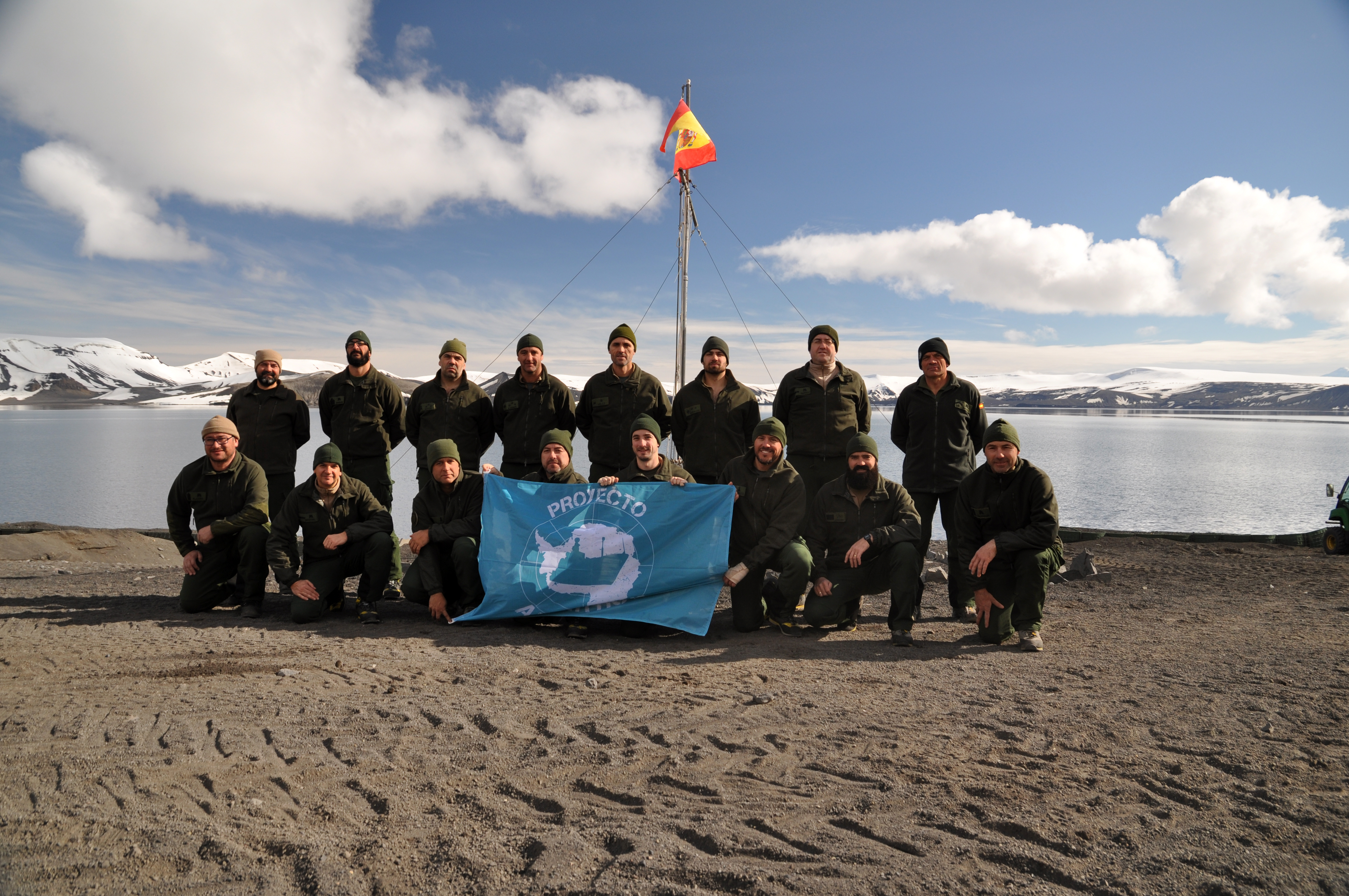 XXX CAET Izado de Bandera