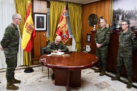 Visita del general jefe de la división `Castillejos´ a la brigada `Extremadura´ XI