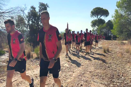 Marcha discurriendo por la sierra en subida a Cerro Muriano
