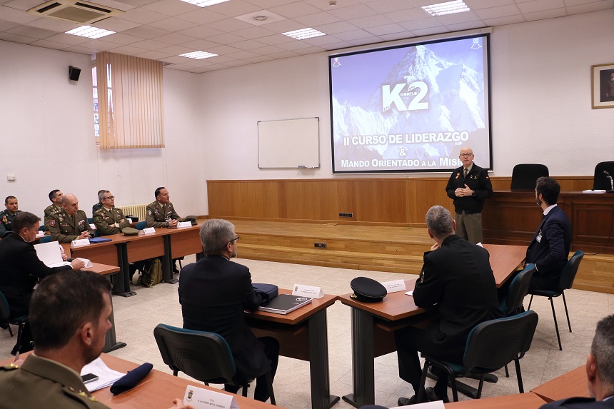 El general director durante la inauguración