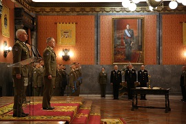 Presidencia del acto en el Salón del Trono.