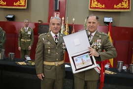 Entrega de placa conmemorativa de la promocion XXXI del Instituto Politécnico del Ejercito (IPE) I