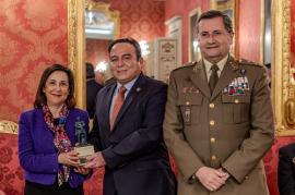 Secr. Gral. de la CEA, la ministra y el JEME